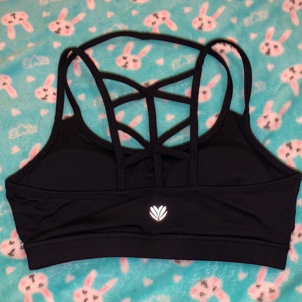 Strappy athletic bralette 🖤